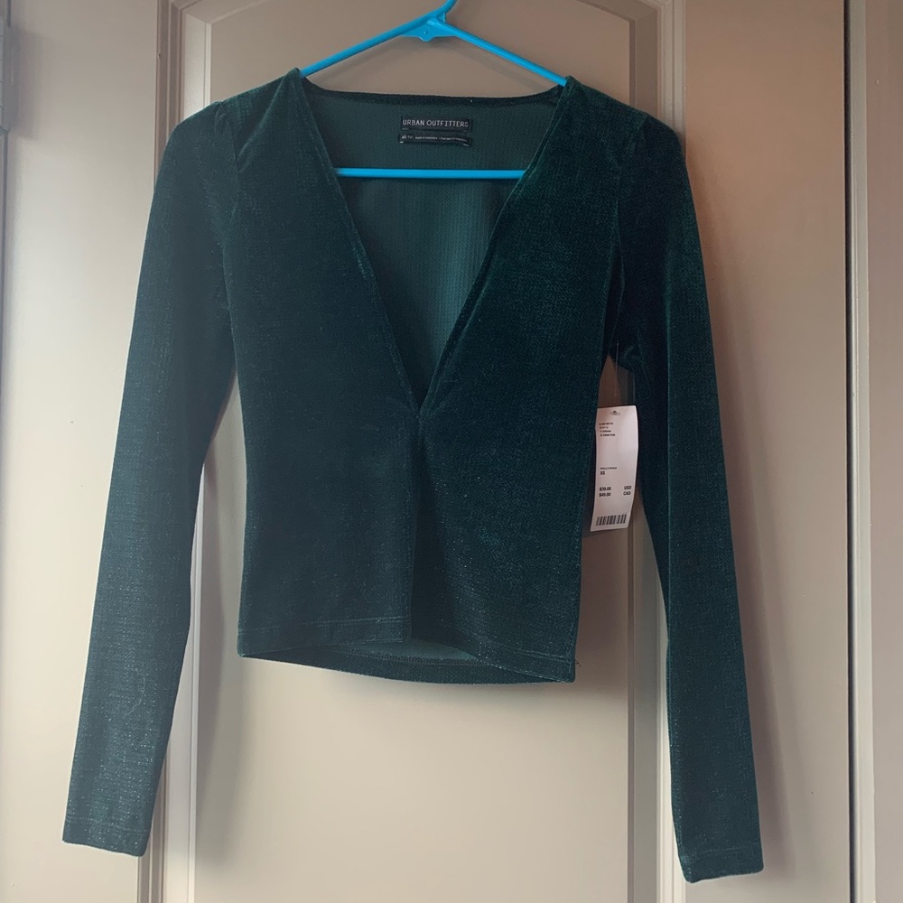 UO Crop Velvet V-neck